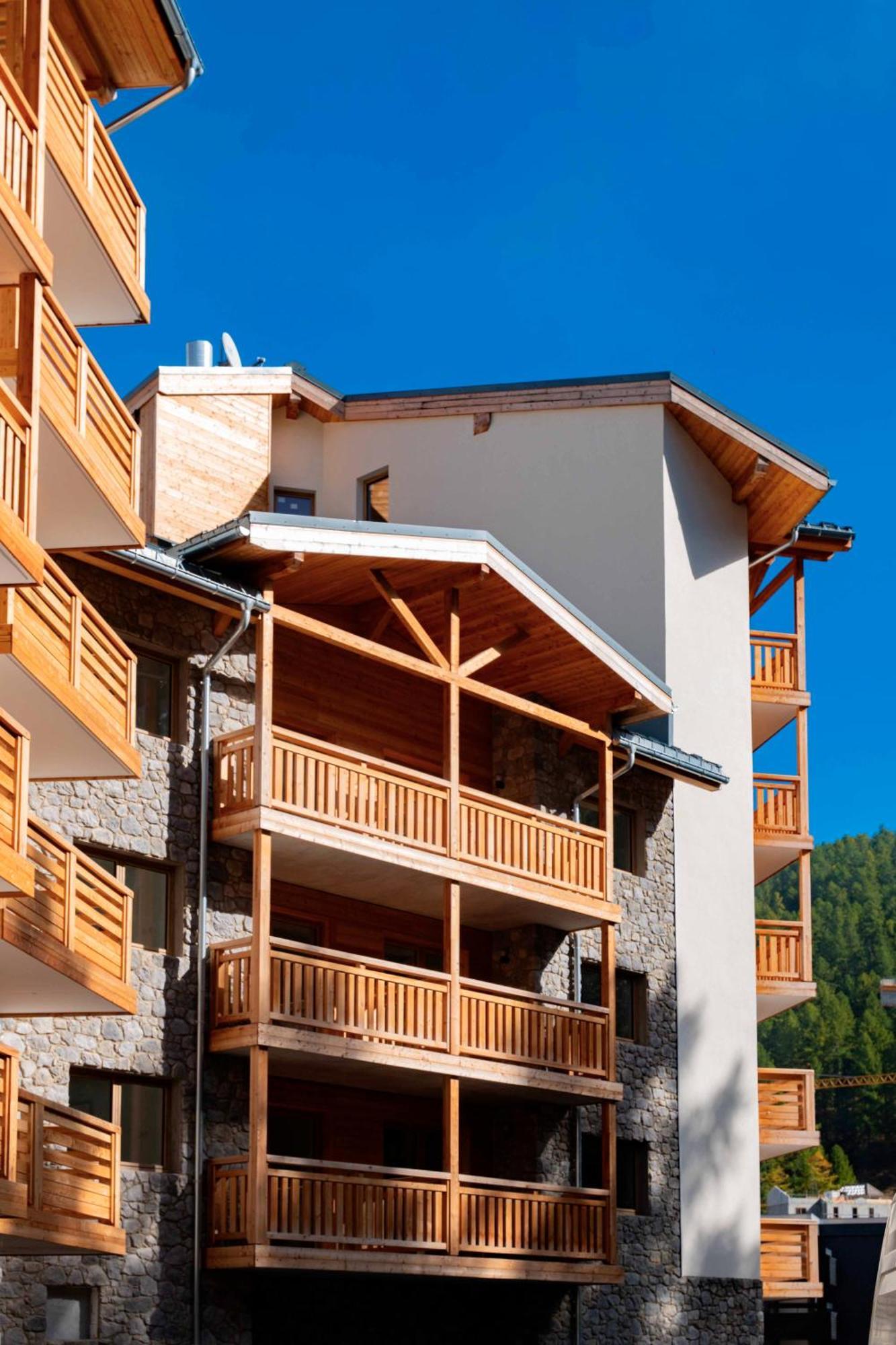Residence Arya - Living Stone Vars  Buitenkant foto